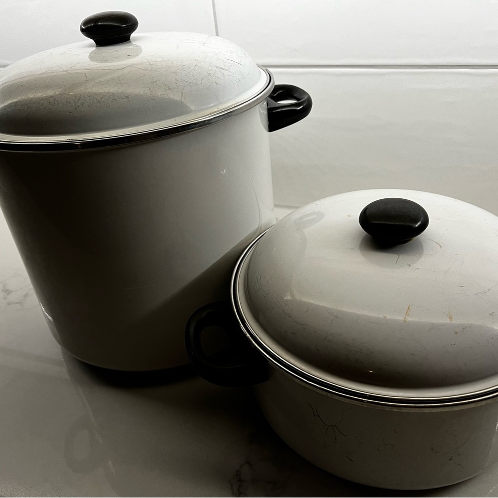 Two (2) White Pots | 20 Qt. Stock Pot & 8 Qt. Pot | Made in Spain - Picture 8 of 8
